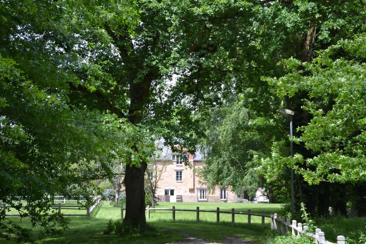 Le Moulin Bleu Bed & Breakfast Saint Cyr-sous-Dourdan Bagian luar foto
