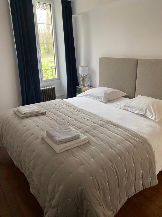 Le Moulin Bleu Bed & Breakfast Saint Cyr-sous-Dourdan Bagian luar foto