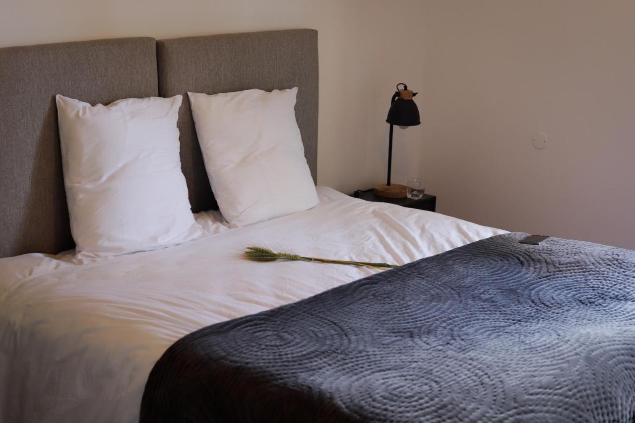 Le Moulin Bleu Bed & Breakfast Saint Cyr-sous-Dourdan Bagian luar foto