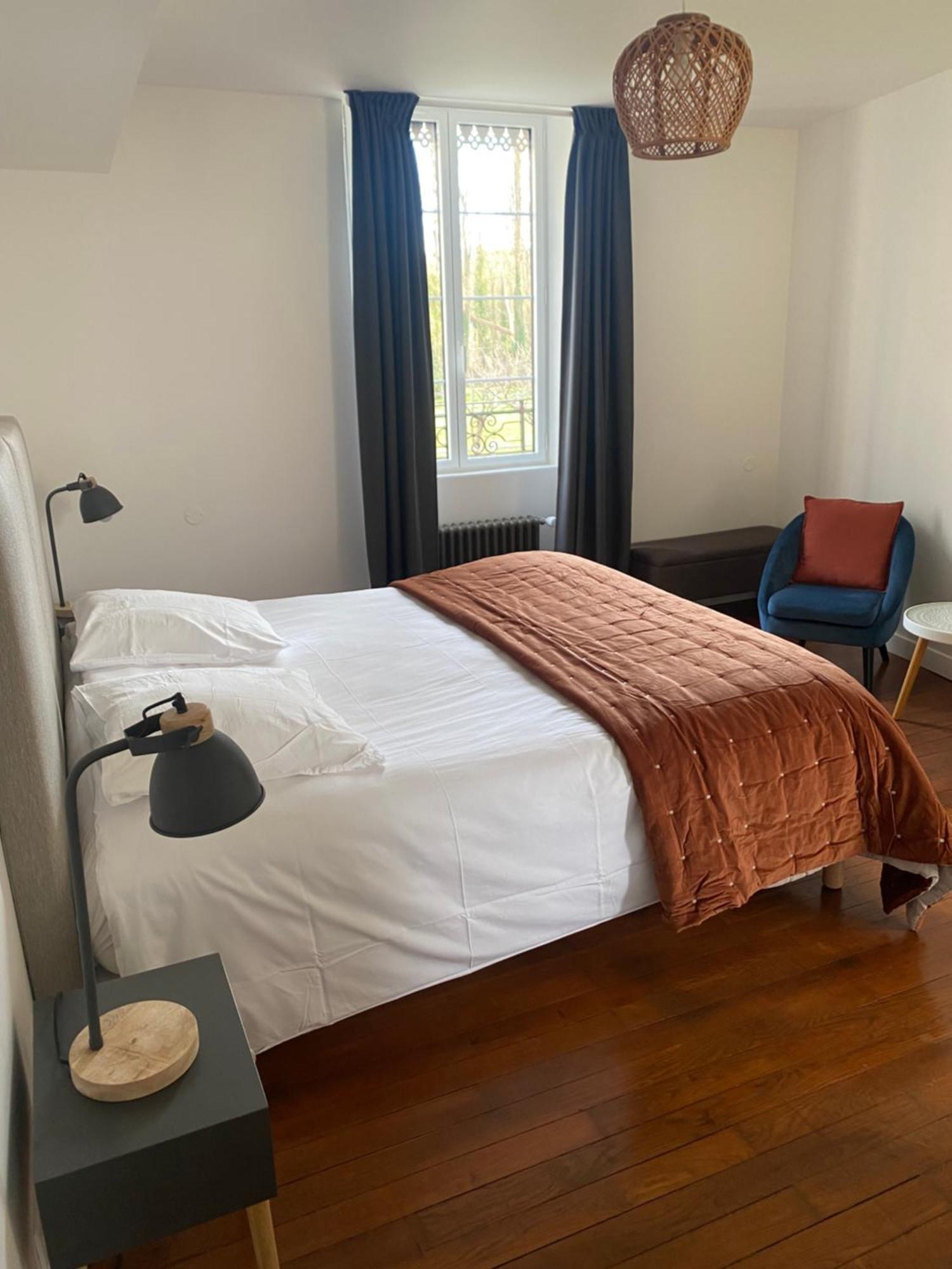 Le Moulin Bleu Bed & Breakfast Saint Cyr-sous-Dourdan Bagian luar foto